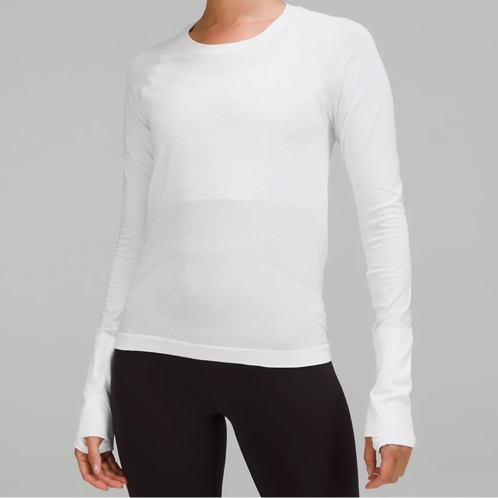 Swiftly Tech Long-Sleeve Shirt 2.0
Race Length size 2 white